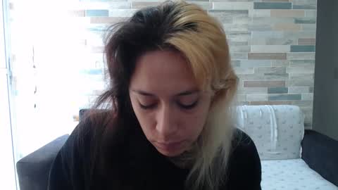 Mia online show from 09/29/25, 02:33