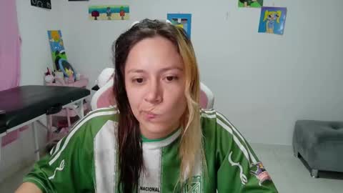 Snapshot of hot_mommymia chatting on 01/07/26, 11:18 Mia online show from 01/07/26, 11:18