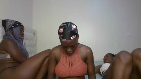 Hot petite online show from 11/10/25, 01:37