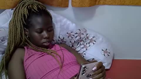 Snapshot of hot_petra2 chatting on 04/25/26, 08:28 Daddys doll online show from 04/25/26, 08:28