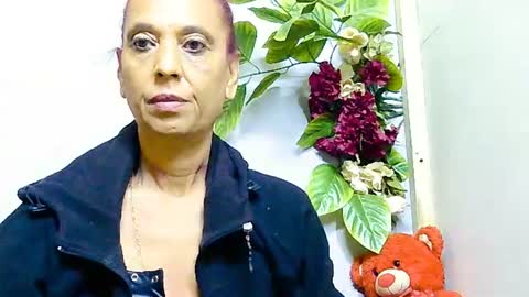 Snapshot of hot_queen58 chatting on 06/22/26, 04:31 hot queen online show from 06/22/26, 04:31