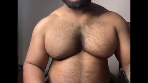 Snapshot of hot_roccohunter chatting on 02/05/26, 05:17 pranit online show from 02/05/26, 05:17