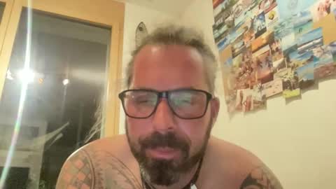 Snapshot of hot_sex83 chatting on 10/16/25, 05:58 letmedoo2 online show from 10/16/25, 05:58