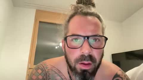 letmedoo2 online show from 12/18/25, 09:43