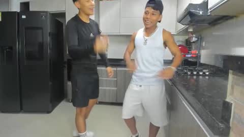 Vanesa Oliver and Andrew online show from 10/10/25, 10:53