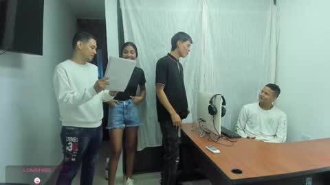 Snapshot of hot_sexmature chatting on 11/28/25, 11:46 Vanesa Oliver and Andrew online show from 11/28/25, 11:46