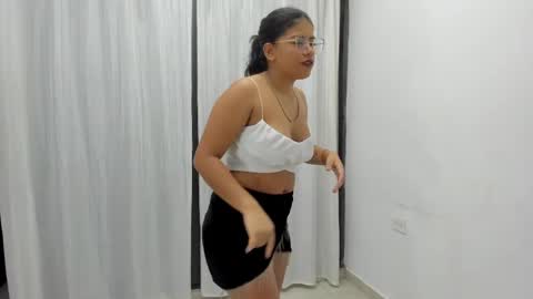 Vanesa Oliver and Andrew online show from 04/29/26, 11:36