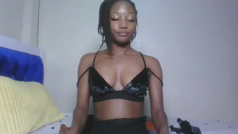 Snapshot of hot_sexxxy_girl chatting on 06/13/26, 07:45 Milly online show from 06/13/26, 07:45
