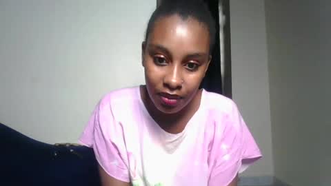 Snapshot of hot_sexxy_angel chatting on 07/13/26, 10:40 Marina online show from 07/13/26, 10:40