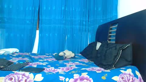 Hot Sharks   online show from 10/08/25, 10:24