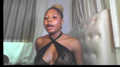 Snapshot of hot_stellaa chatting on 06/09/26, 11:55 Stella online show from 06/09/26, 11:55