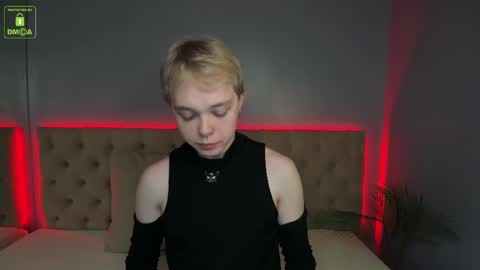 Snapshot of hot_twinkboy chatting on 02/14/25, 10:07 hot_twinkboy online show from 02/14/25, 10:07