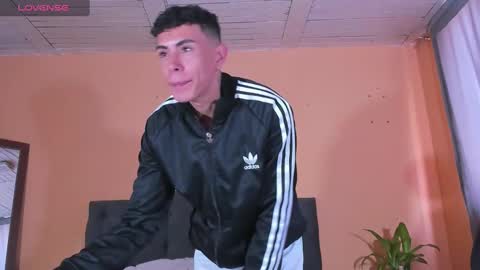 hot_twinks83 online show from 01/14/25, 03:47