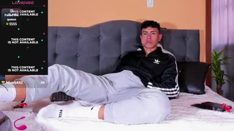 hot_twinks83 online show from 01/21/25, 04:37