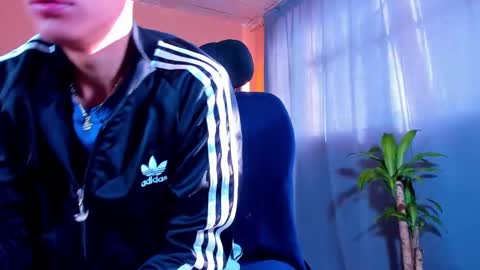hot_twinks83 online show from 01/28/25, 12:22