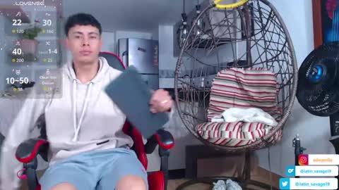 hot_twinks83 online show from 09/09/25, 12:59