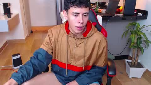 hot_twinks83 online show from 09/16/25, 03:07