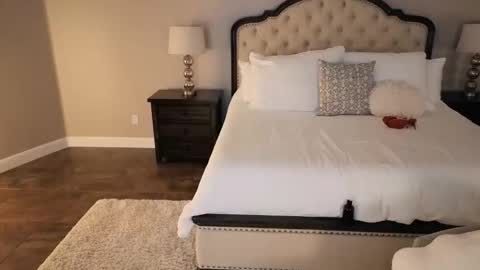 Hot Wife    hotwife sexy new milf highclass brunette bigboobs natural mature online show from 05/16/26, 06:32