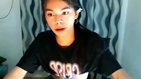 Snapshot of hot_yanna143 chatting on 04/16/26, 11:11 Yanna online show from 04/16/26, 11:11