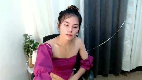 Snapshot of hot_yanna143 chatting on 05/29/26, 01:53 Yanna online show from 05/29/26, 01:53