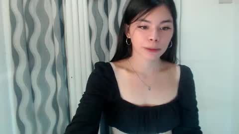 Snapshot of hot_yanna143 chatting on 05/31/26, 08:43 Yanna online show from 05/31/26, 08:43
