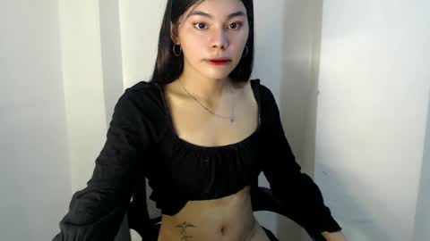 Snapshot of hot_yanna143 chatting on 06/05/26, 10:10 Yanna online show from 06/05/26, 10:10
