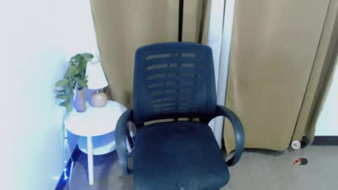Snapshot of hot_yanna143 chatting on 07/06/26, 03:14 Yanna online show from 07/06/26, 03:14
