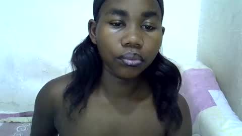 hotagrace online show from 11/19/25, 07:03