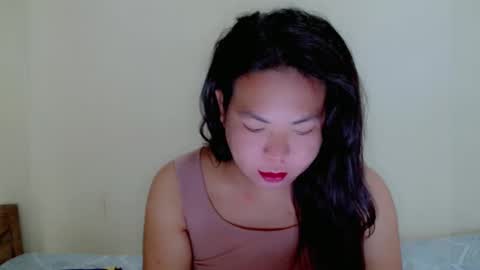 Snapshot of hotasian_mama chatting on 05/26/26, 07:26 Grace online show from 05/26/26, 07:26