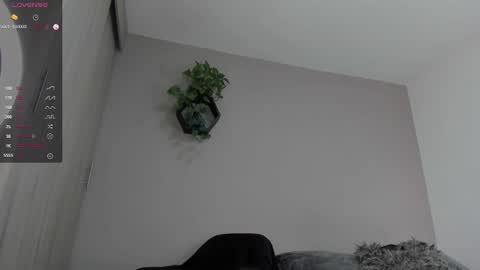 Snapshot of hotay_ chatting on 12/13/24, 09:30 Andrew xdres08 online show from 12/13/24, 09:30