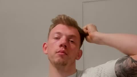hotblondeguy online show from 10/21/25, 04:19