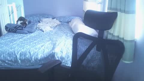 Snapshot of hotboyron chatting on 01/21/25, 10:30 hotboyron online show from 01/21/25, 10:30