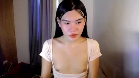 Snapshot of hotbunnyrainx chatting on 10/24/25, 04:53 rain online show from 10/24/25, 04:53