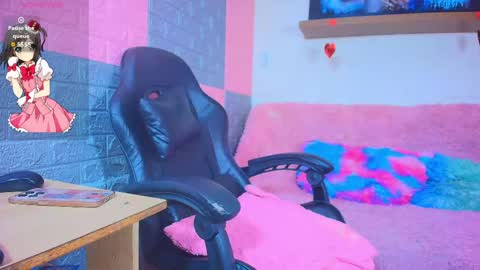 Snapshot of hotcakes_uwu chatting on 04/28/26, 04:06 Hotcakes online show from 04/28/26, 04:06