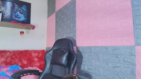 Snapshot of hotcakes_uwu chatting on 06/03/26, 03:20 Hotcakes online show from 06/03/26, 03:20