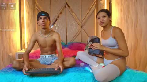 hotcouple_222 online show from 10/15/25, 07:30