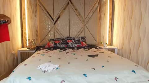 hotcouple_222 online show from 04/14/26, 05:30