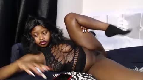 Hotcurvykeisha online show from 01/03/25, 02:21