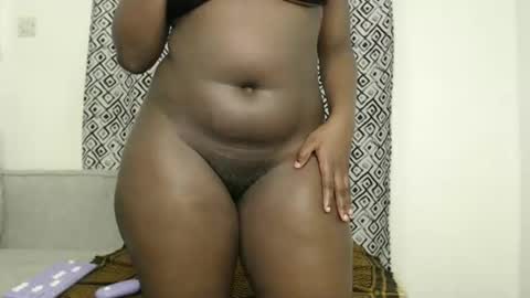 Hotcurvykeisha online show from 11/05/25, 04:45