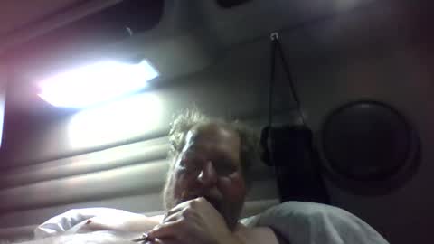 Snapshot of hotdad10 chatting on 03/31/26, 01:00 hotdad10 online show from 03/31/26, 01:00