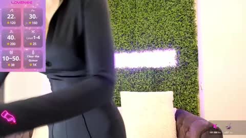 hotfallingdevil online show from 02/10/25, 09:14