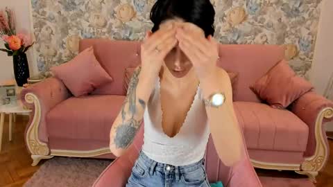 hotfallingdevil online show from 02/12/25, 08:38