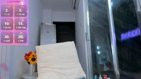 hotfallingdevil online show from 10/03/25, 11:18