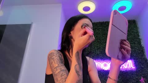 hotfallingdevil online show from 12/02/25, 04:40