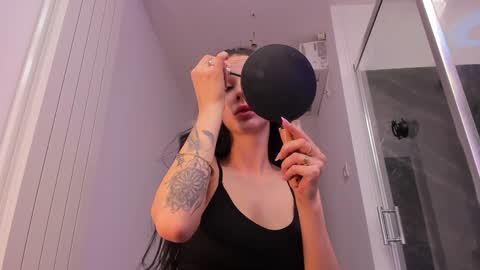 hotfallingdevil online show from 03/18/26, 05:54