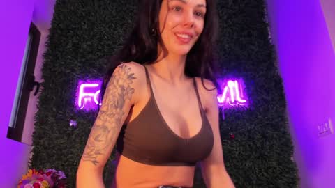 hotfallingdevil online show from 03/19/26, 05:44