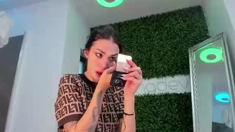 hotfallingdevil online show from 06/25/26, 04:34