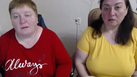 Snapshot of hotfiremommy chatting on 04/26/26, 05:54 LimonkaFire online show from 04/26/26, 05:54
