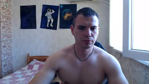 Snapshot of hotfitbboy_2001 chatting on 07/15/26, 07:35 Alex online show from 07/15/26, 07:35