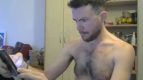 Snapshot of hotgardenersexy chatting on 03/08/26, 05:28 Le jardinier sexy online show from 03/08/26, 05:28
